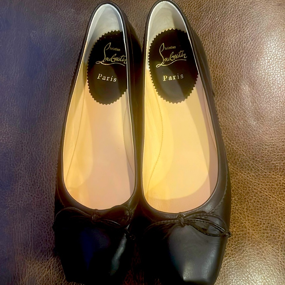 New shoes never worn, mint condition! Best offer there yours. No box